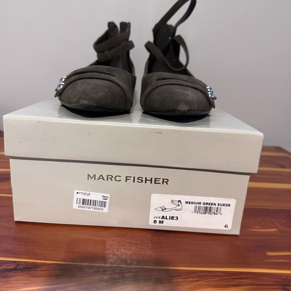 Women’s Shoes - Picture 2 of 5